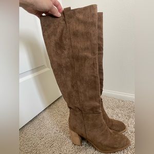 Vici slouch boot, camel, size 10